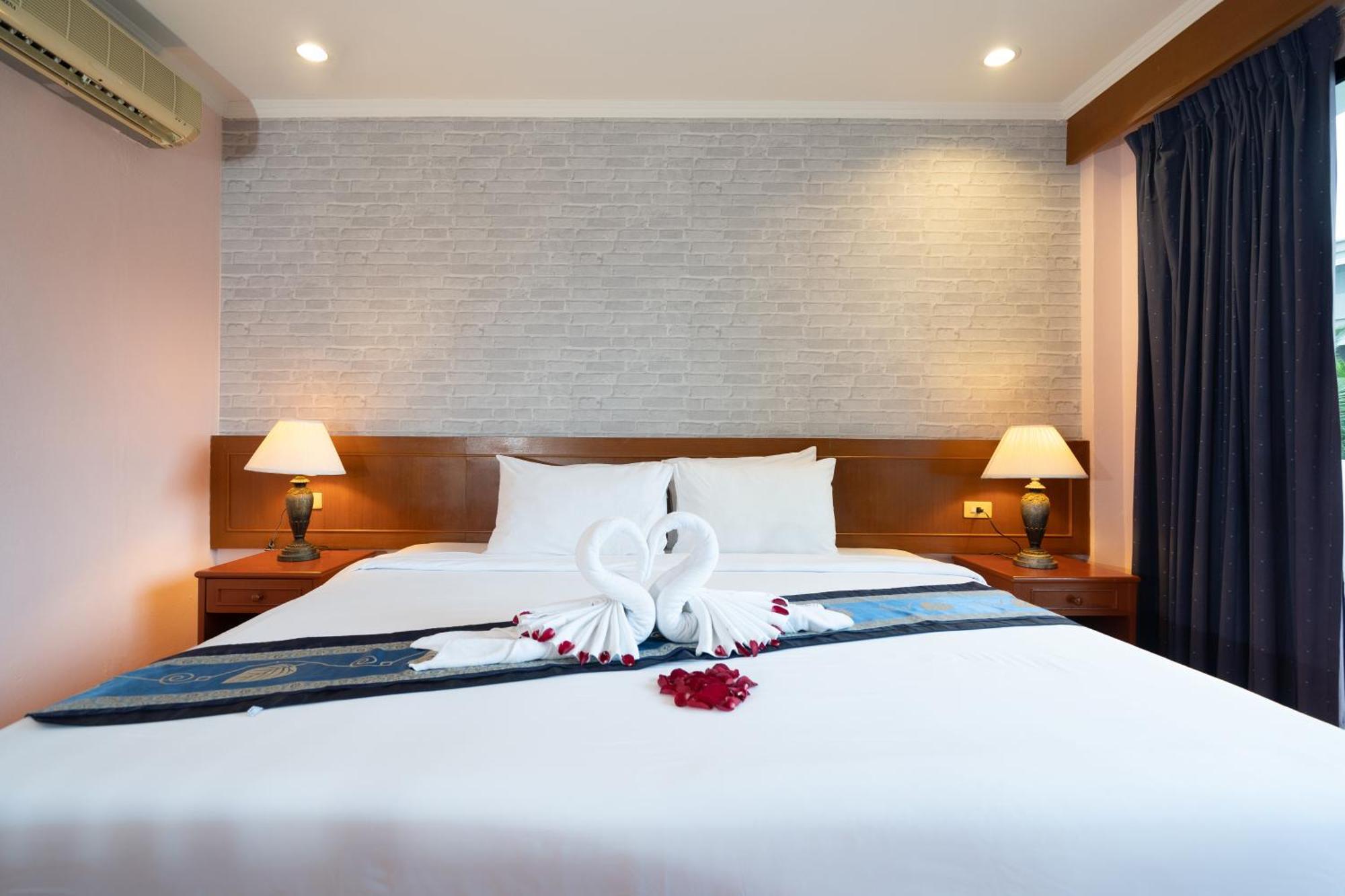 Patong Central Residence And Apartment Esterno foto