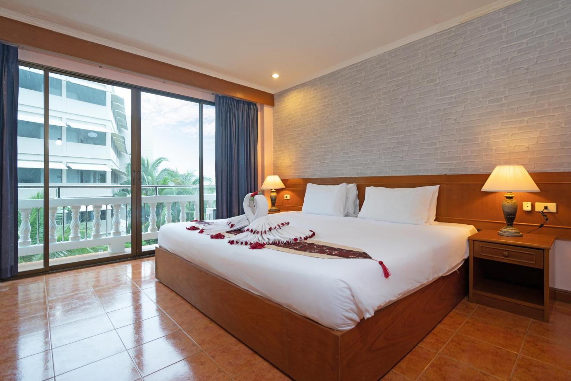 Patong Central Residence And Apartment Esterno foto