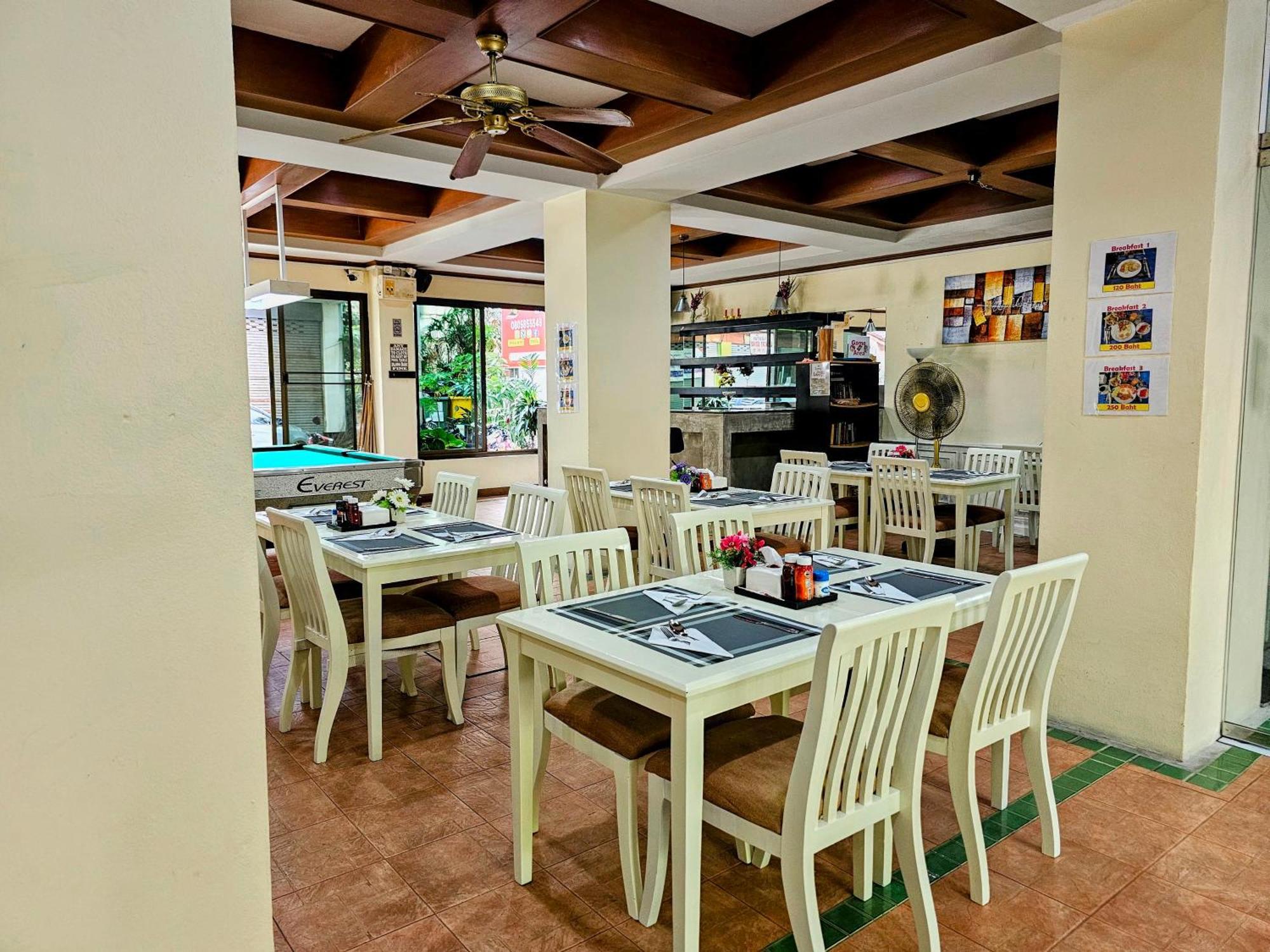 Patong Central Residence And Apartment Esterno foto
