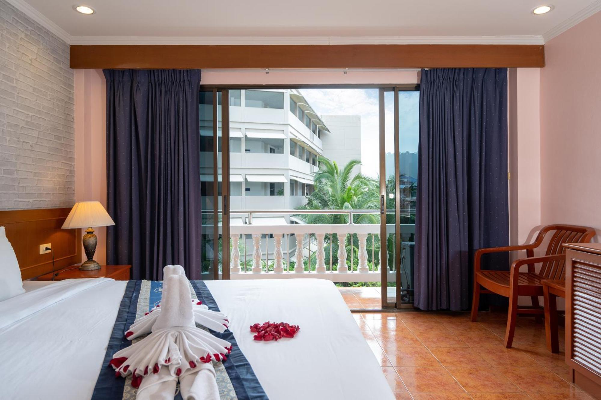 Patong Central Residence And Apartment Esterno foto