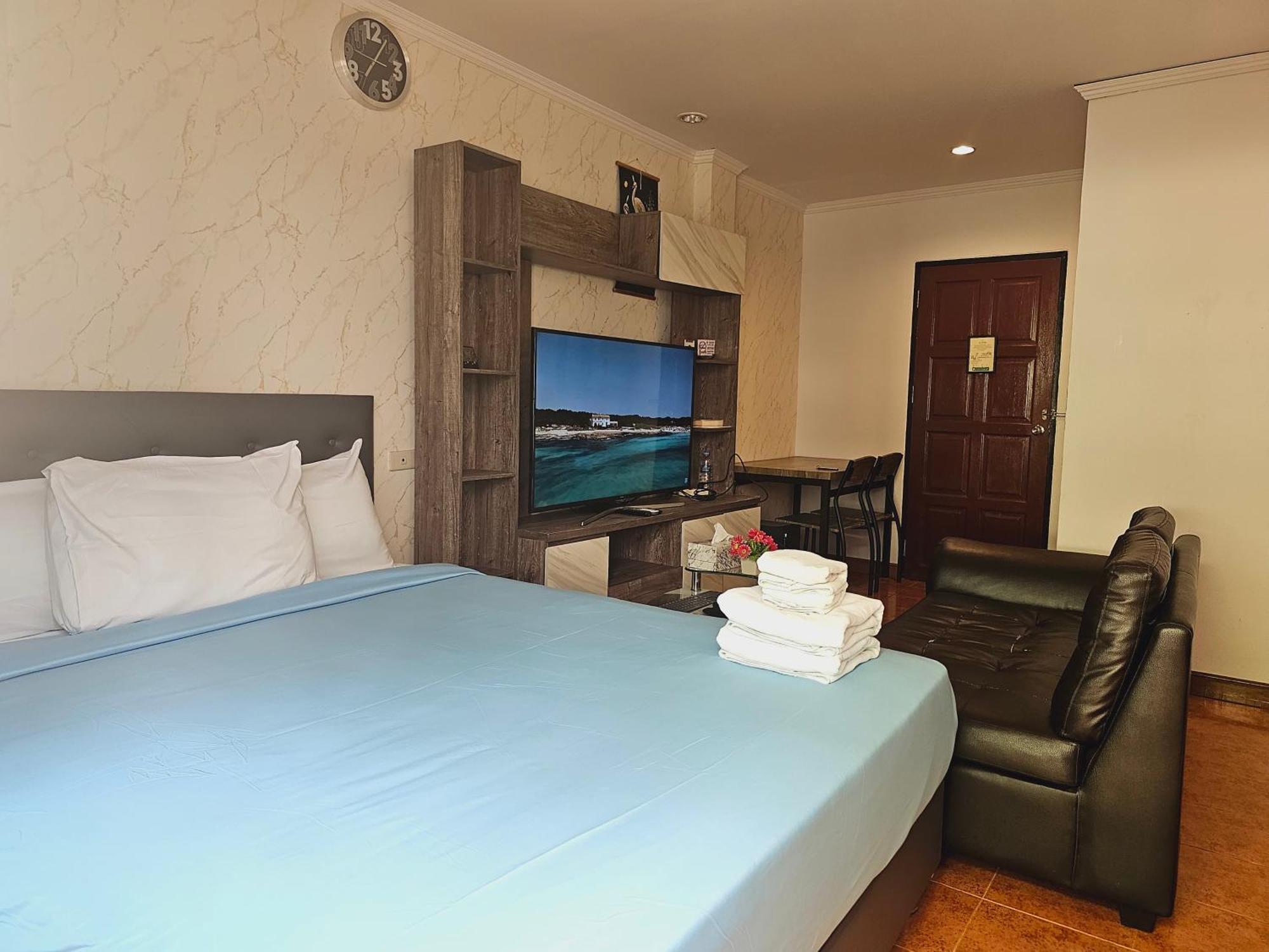 Patong Central Residence And Apartment Esterno foto