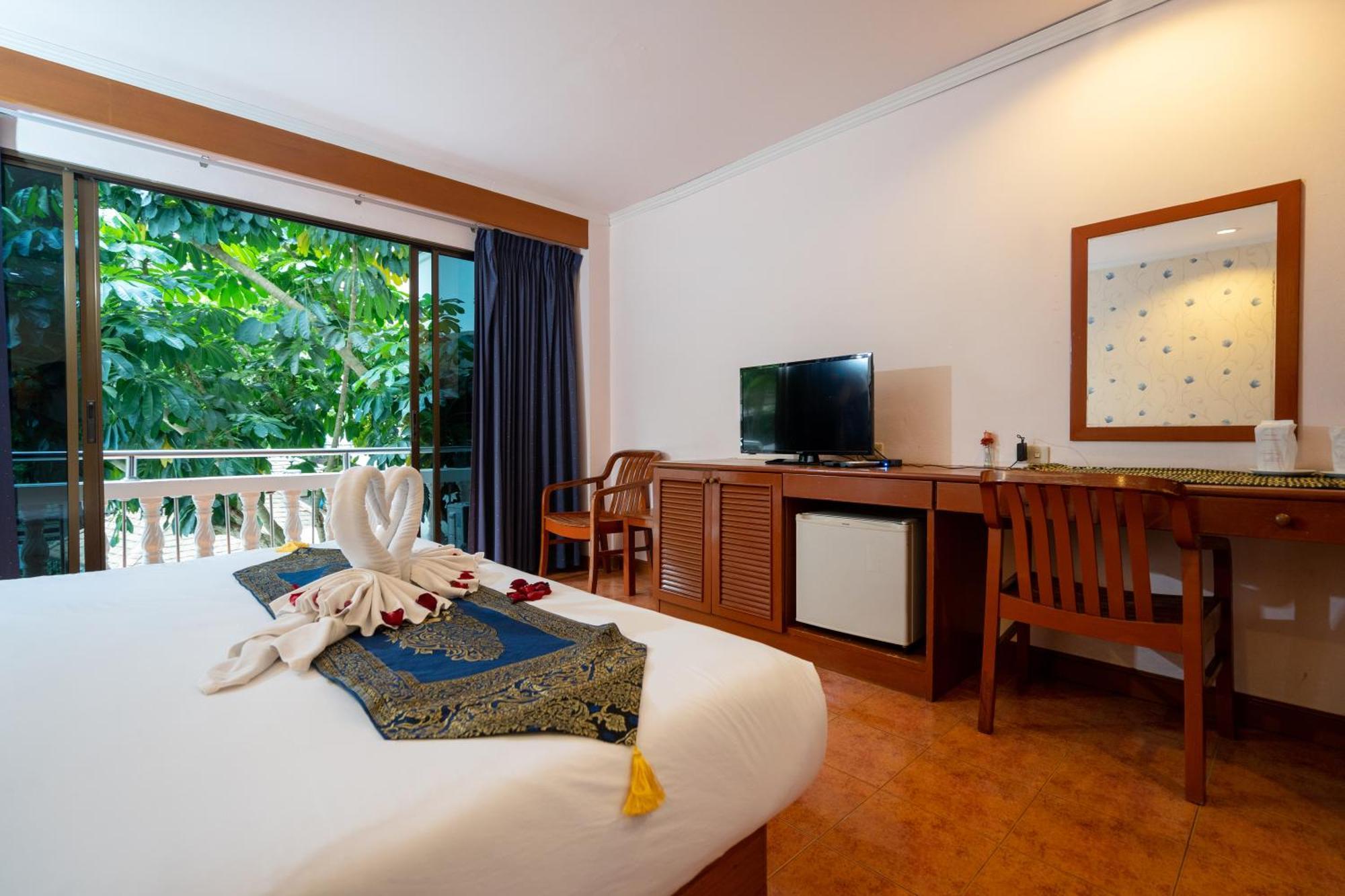 Patong Central Residence And Apartment Esterno foto
