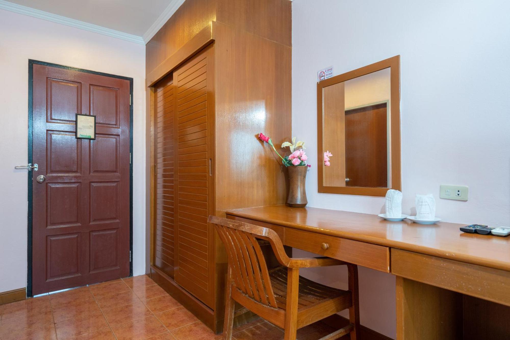 Patong Central Residence And Apartment Esterno foto