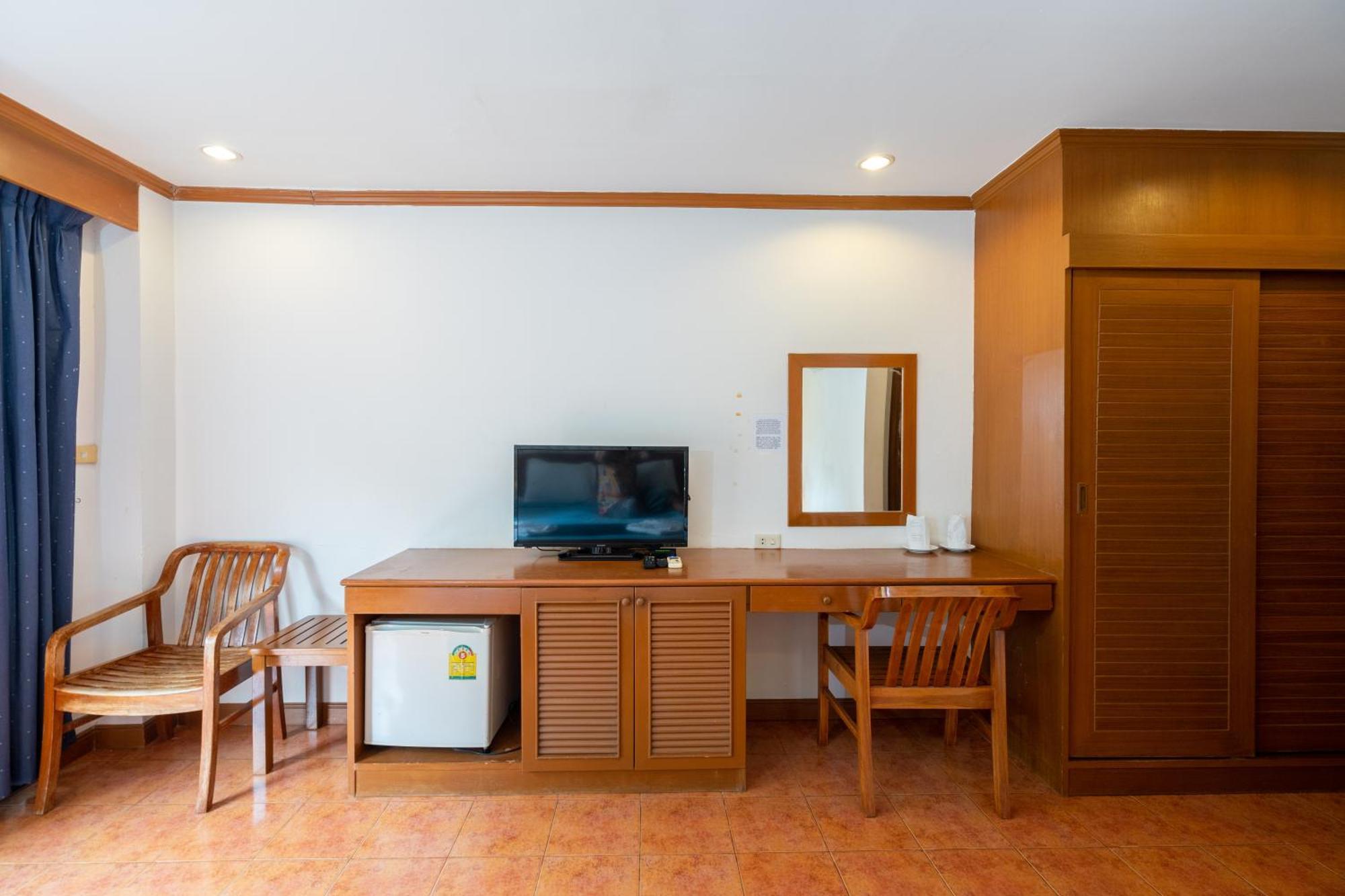 Patong Central Residence And Apartment Esterno foto
