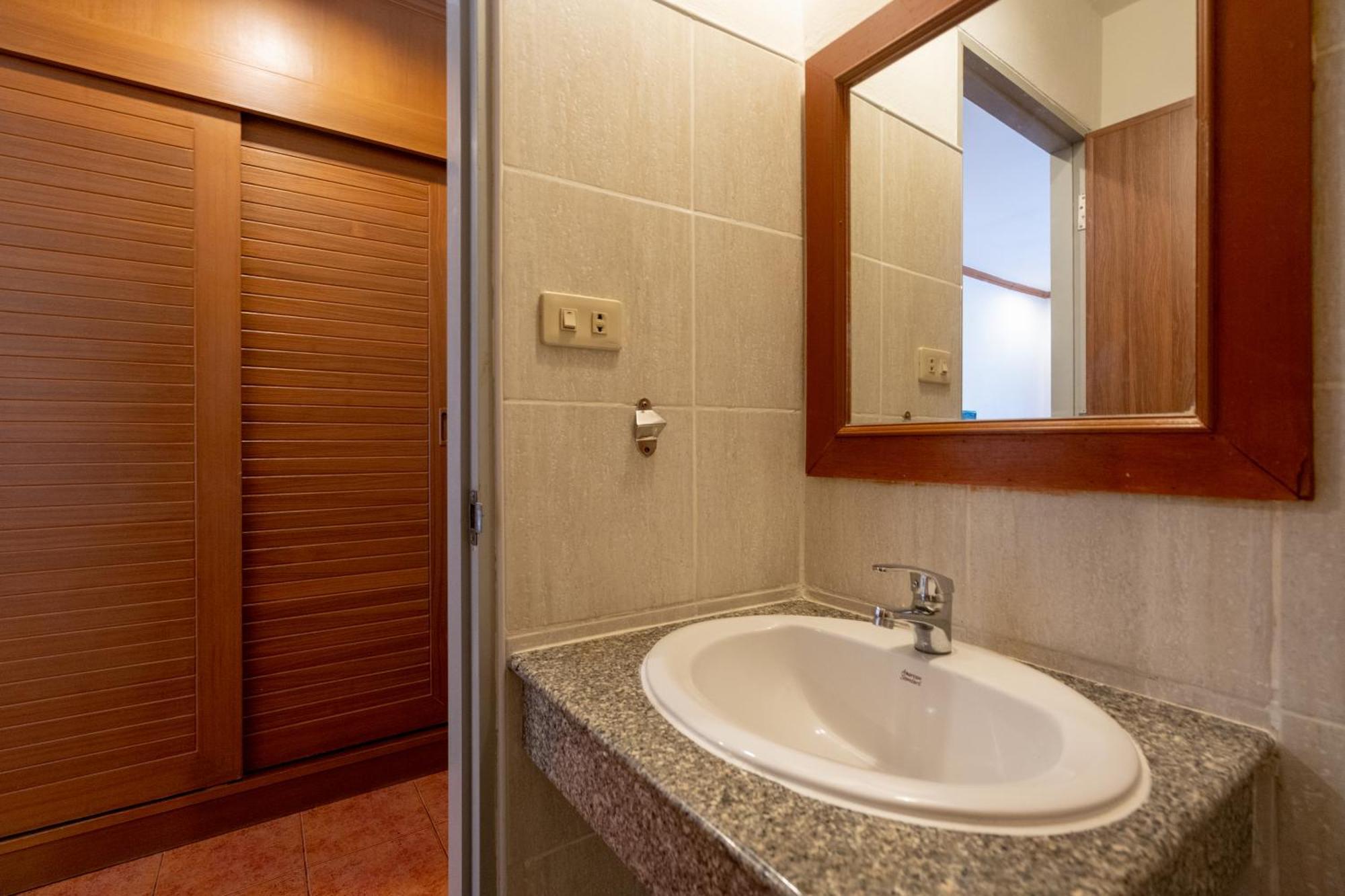 Patong Central Residence And Apartment Esterno foto