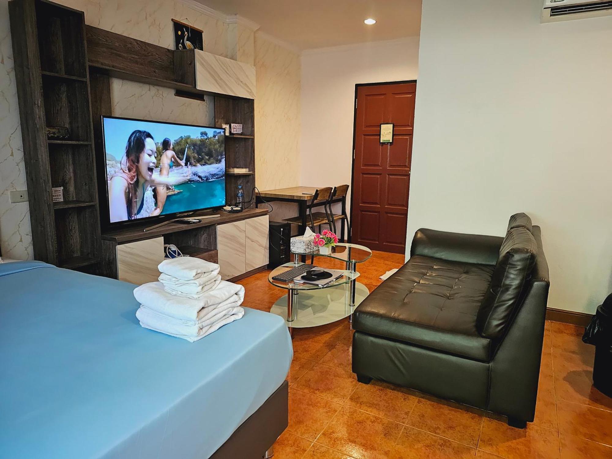 Patong Central Residence And Apartment Esterno foto