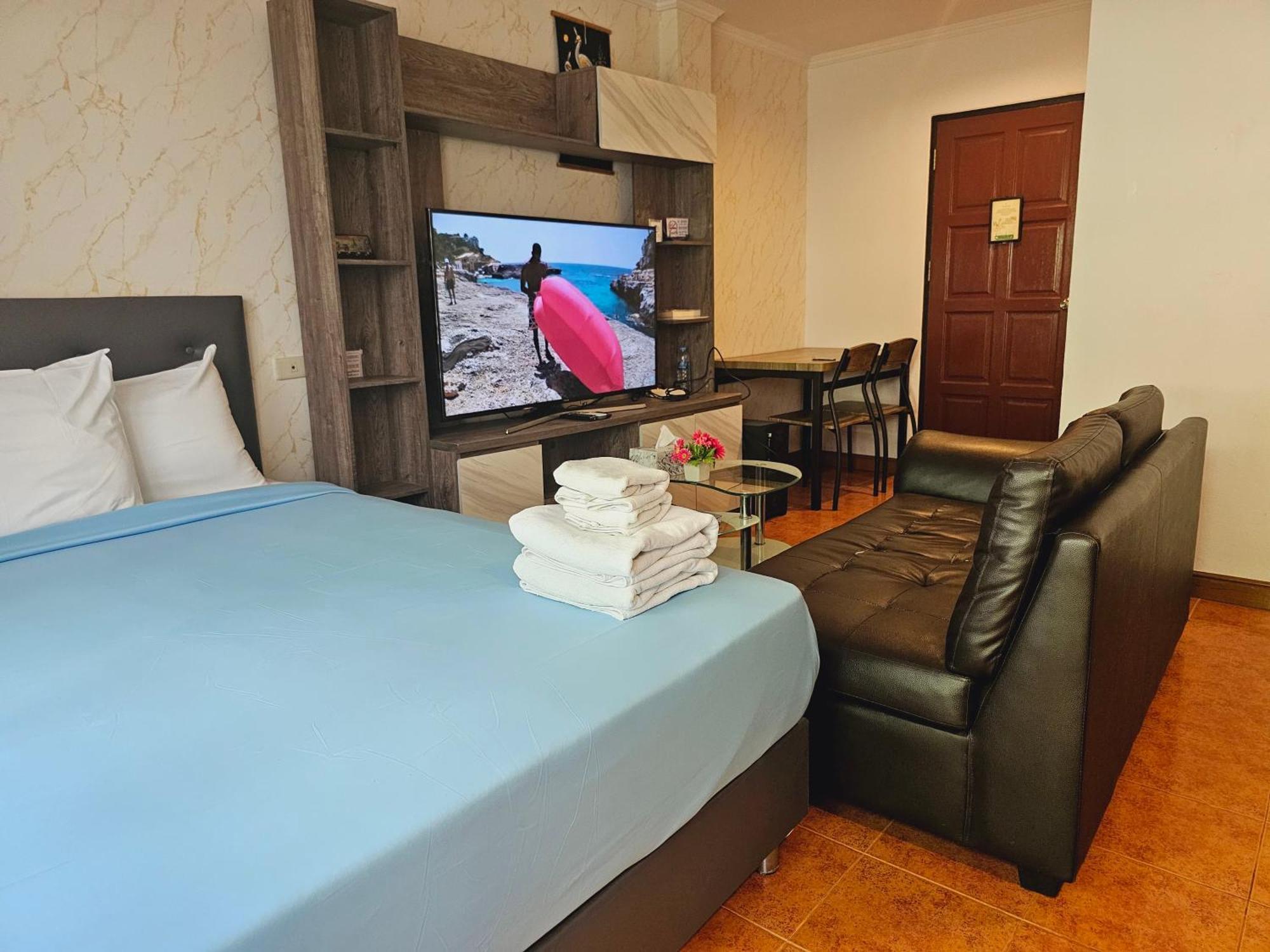 Patong Central Residence And Apartment Esterno foto