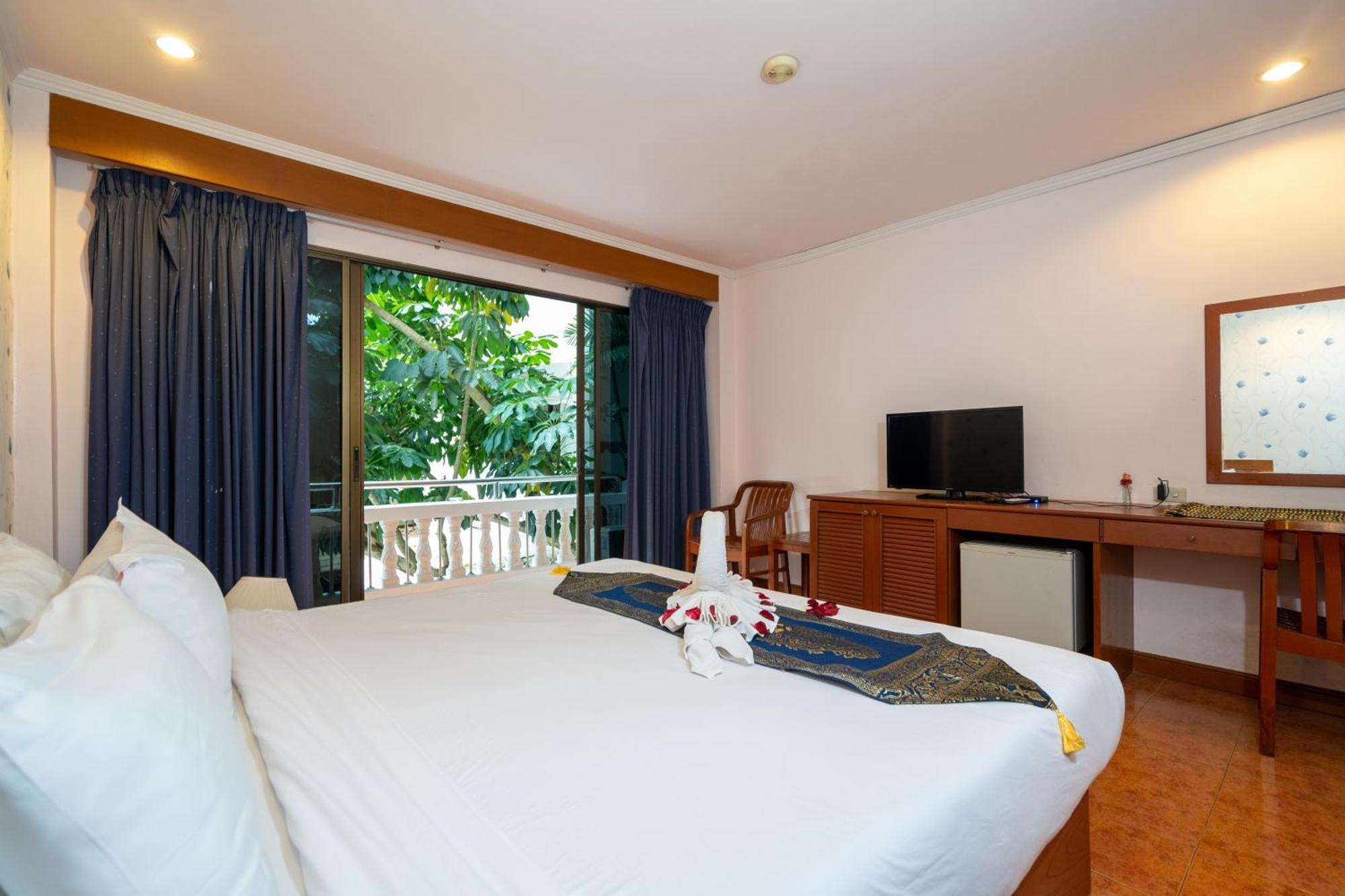 Patong Central Residence And Apartment Esterno foto