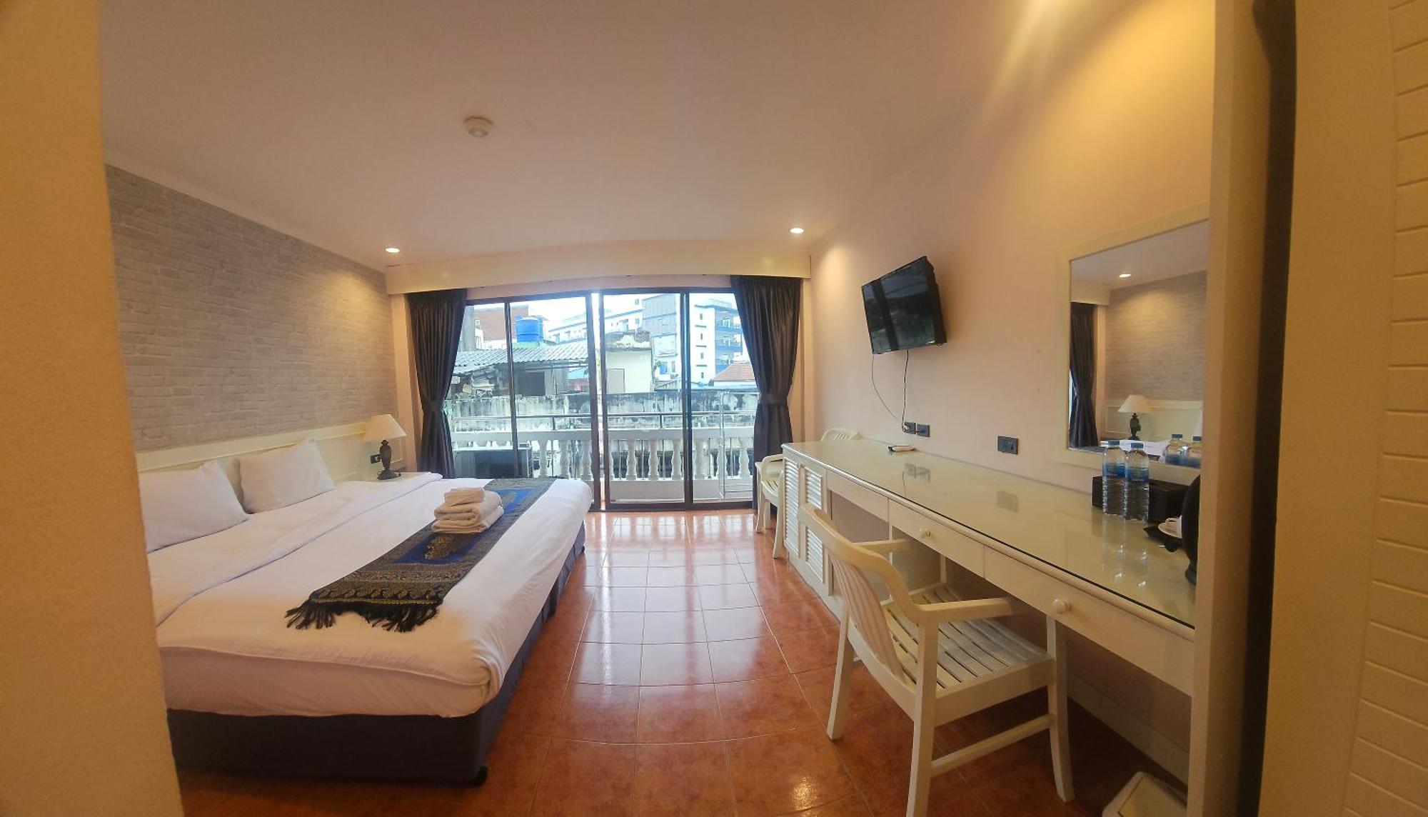 Patong Central Residence And Apartment Esterno foto